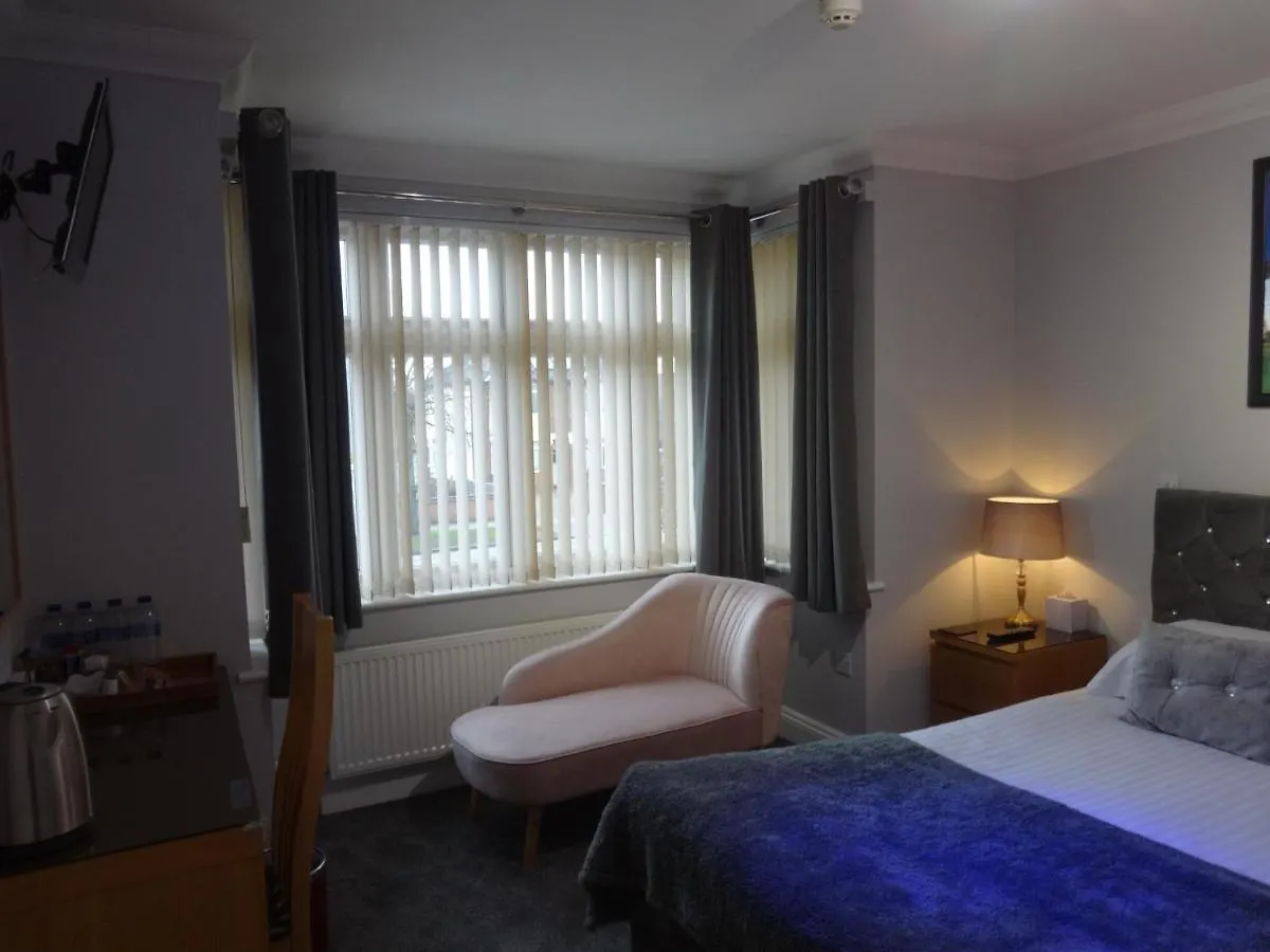 Hotel Autumn House CBG 4*,