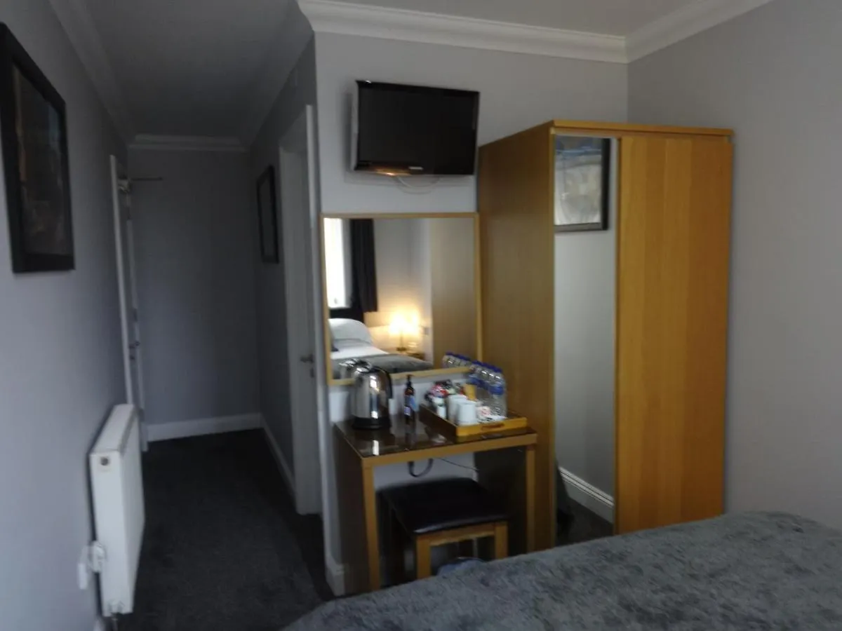 Hotel Autumn House CBG