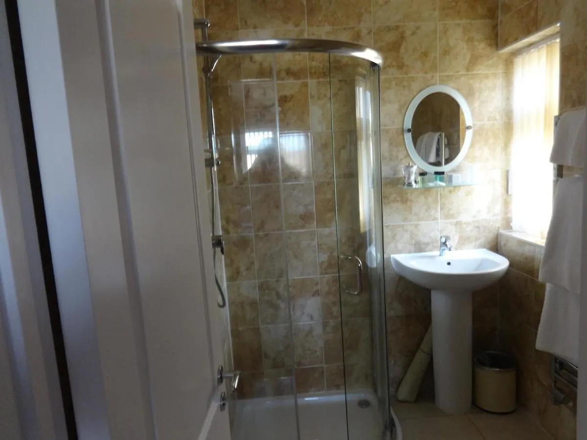 Autumn House Hotel Cambridge 4*,