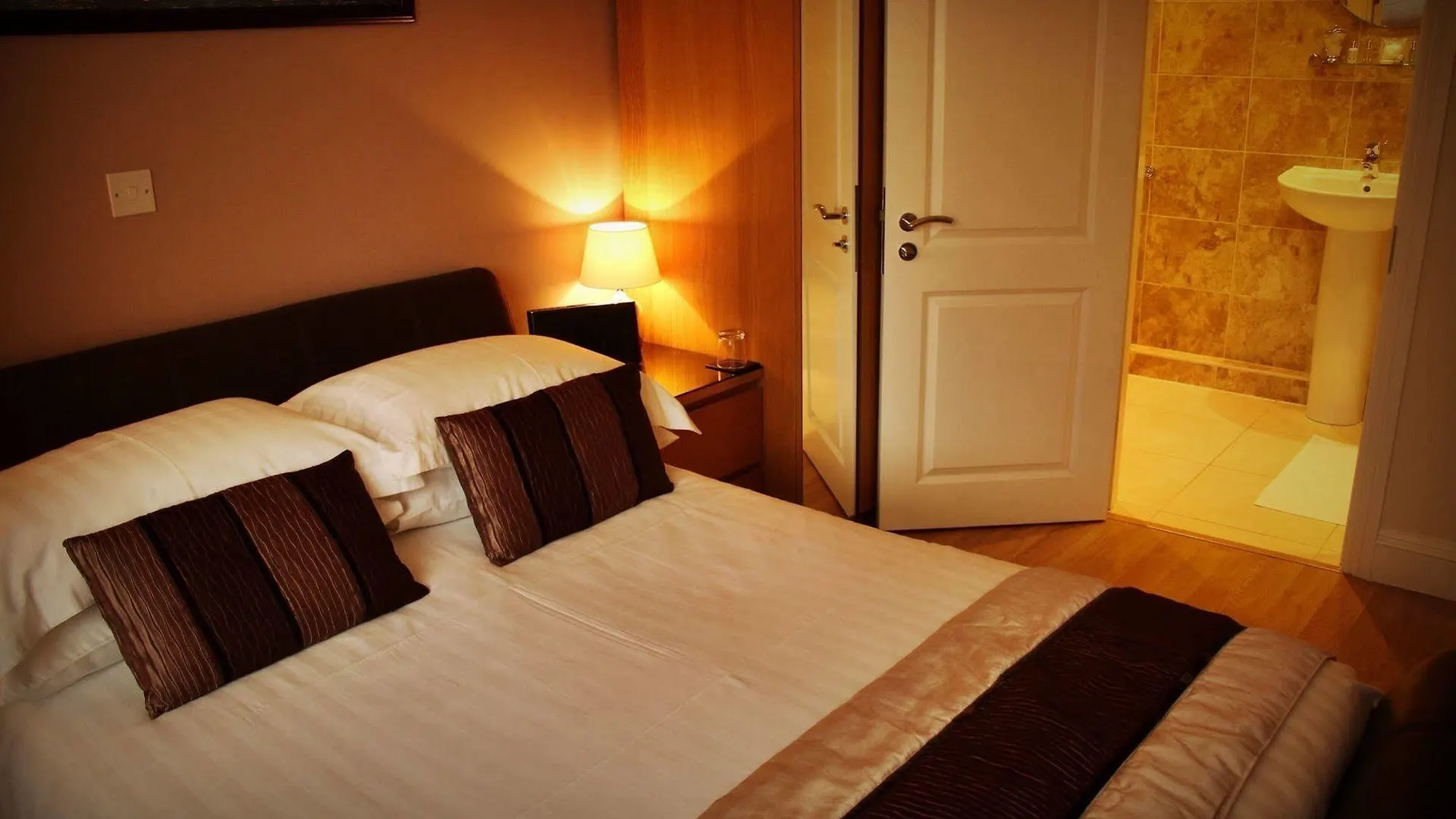 Hotel Autumn House CBG Regno Unito