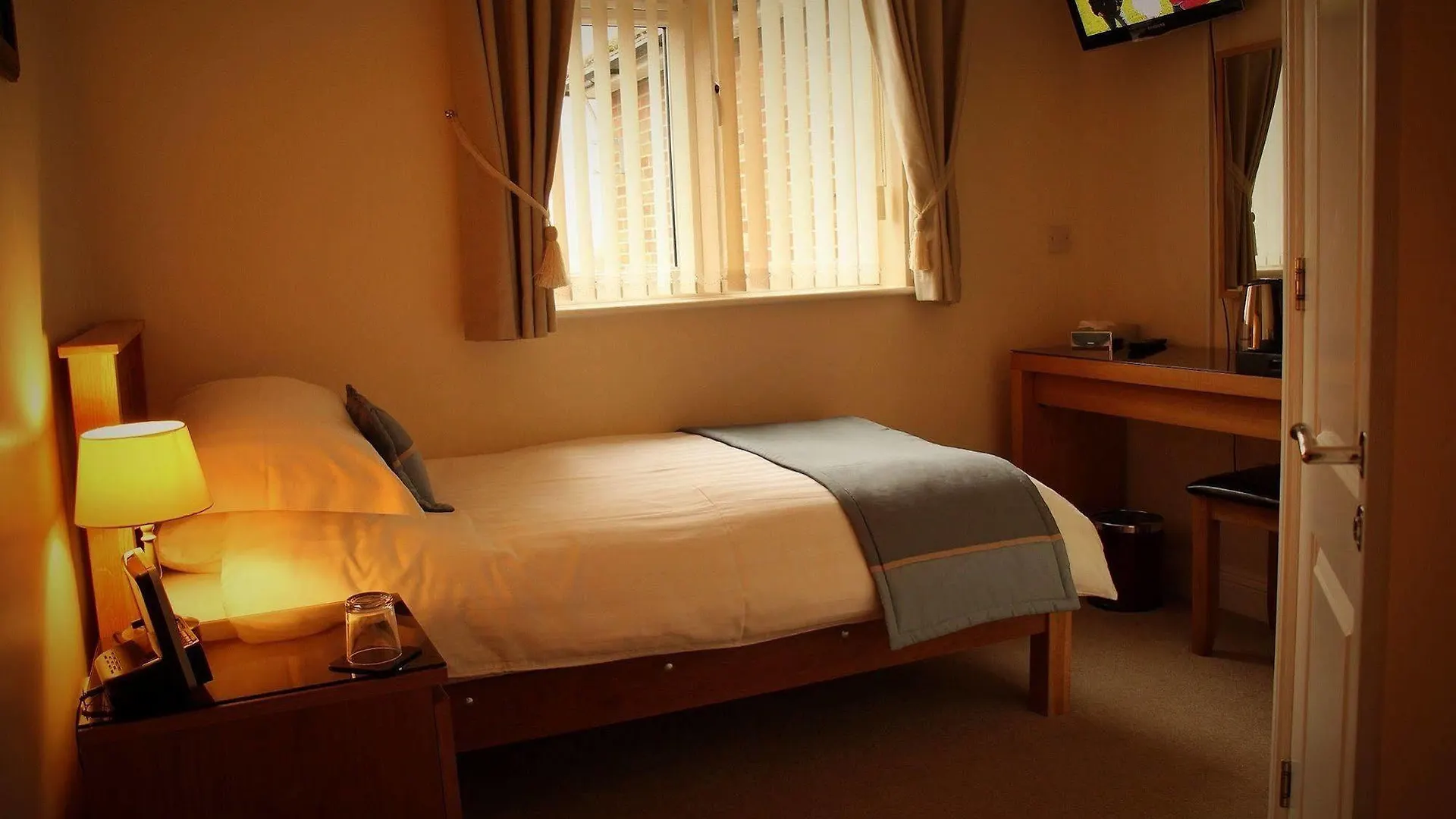 Autumn House Guest House Cambridge 4*, Cambridge (Cambridgeshire)